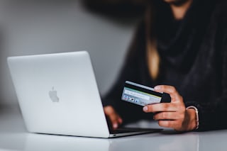 ارتفاع المعاملات الإلكترونية ببطاقات CIB بأكثر من 60% خلال سنة